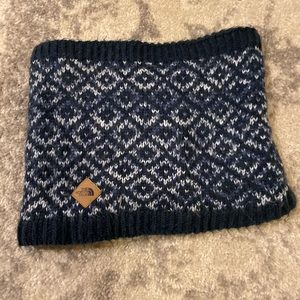 North face scarf